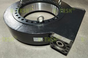 不二傳動(dòng)雙排球式回轉(zhuǎn)驅(qū)動(dòng)：車(chē)載起重機(jī)的高效承載解決方案